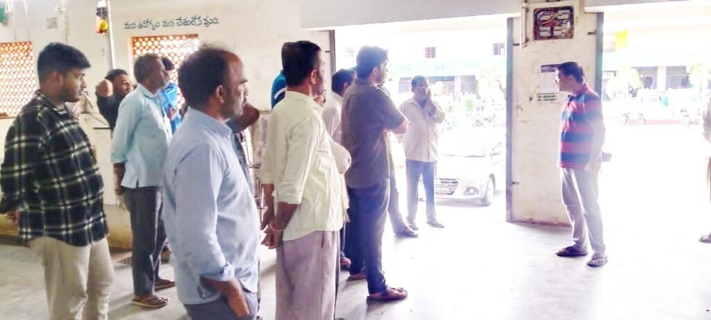 అక్షర న్యూస్ : స్లాటర్ హౌజ్ లో మాత్రమే మేకలను,గొర్రెలను వదించాలి..