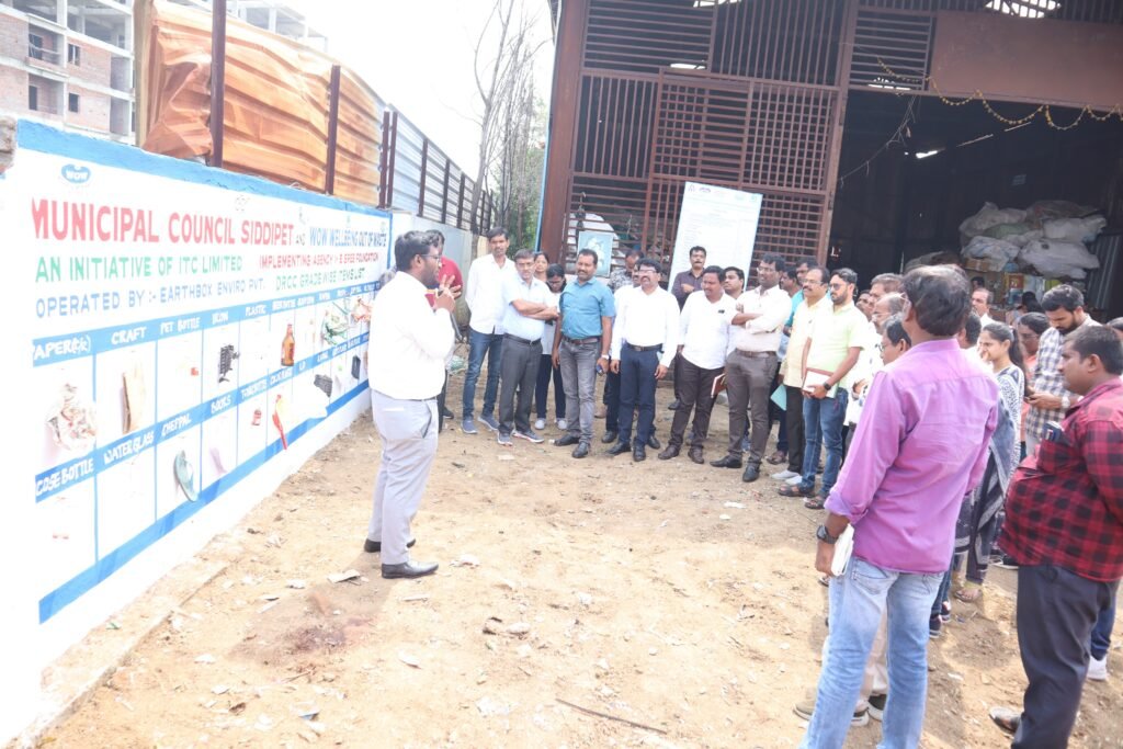 అక్షర న్యూస్ : సిద్దిపేటలో పర్యటించిన 11 పురపాలక సంఘాల కమిషనర్ లు,అధికారులు.