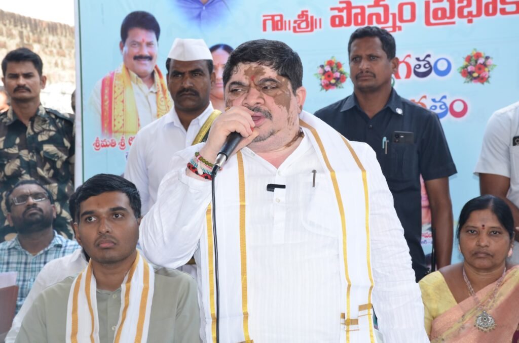 అక్షర న్యూస్ : హుస్నాబాద్ ను అన్ని రంగాల్లో అభివృద్ధి చేస్తా..