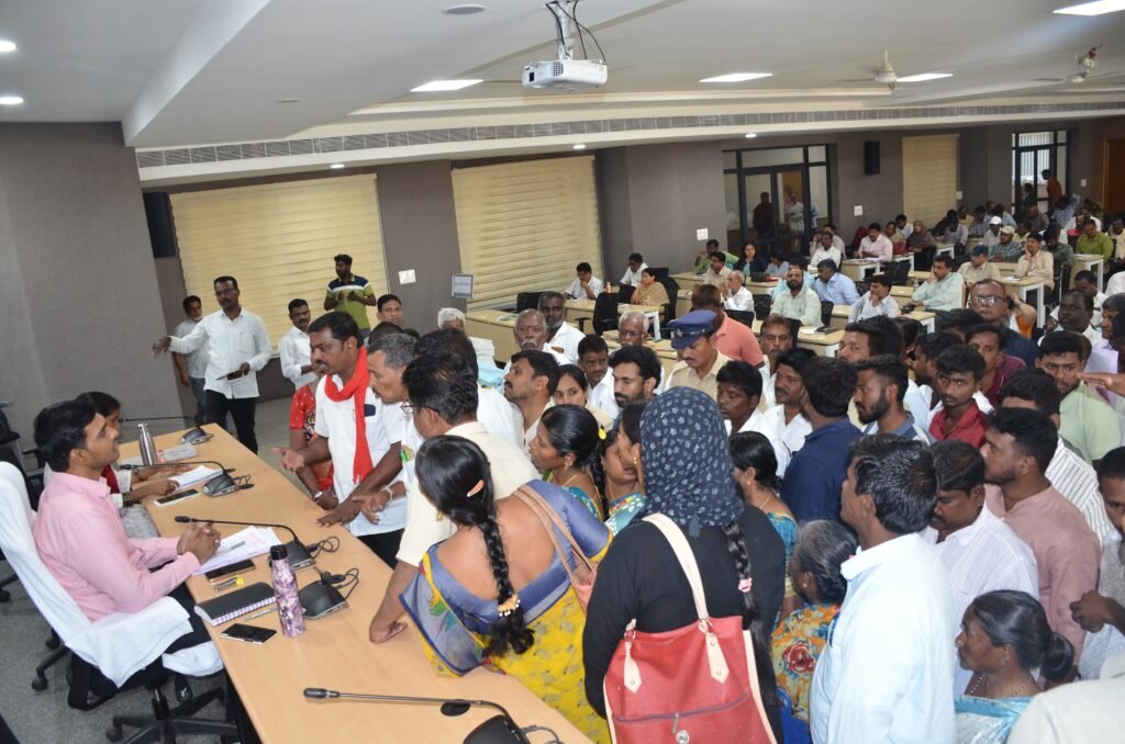 అక్షర న్యూస్ :  ప్రజావాణి కార్యక్రమానికి మొత్తం 77 ఫిర్యాదులు..