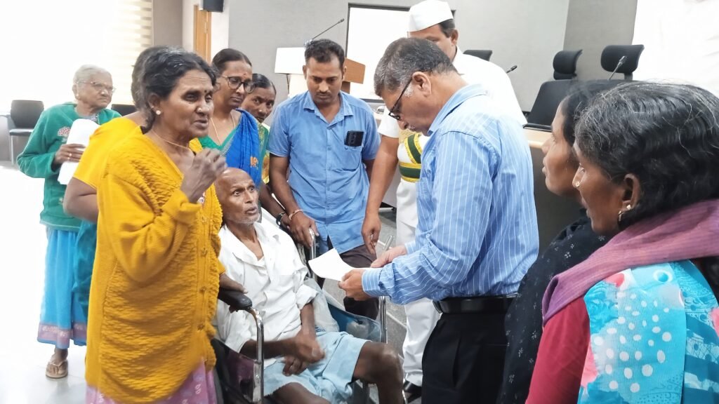 అక్షర న్యూస్ : ప్రజావాణి దరఖాస్తులు – 74