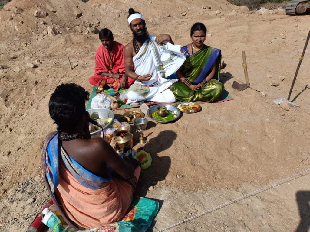 అక్షర న్యూస్ :  శ్రీ సిద్దేశ్వర మహారాజ్ గారి ఆధ్వర్యంలో ధ్యాన మందిరం భూమి పూజ..