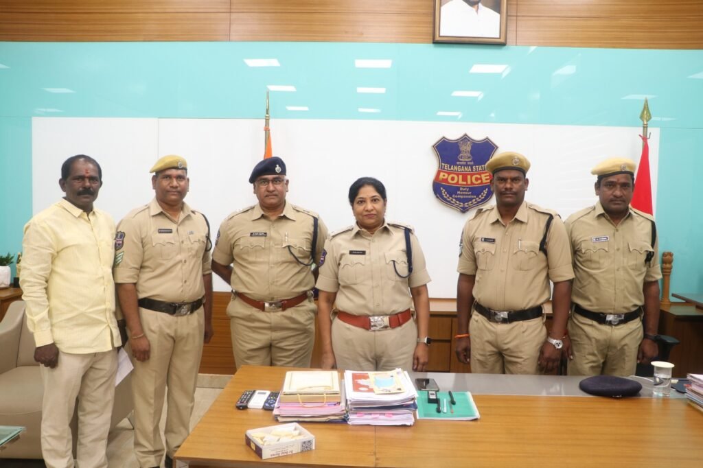 అక్షర న్యూస్ : పదోన్నతులు పోలీస్ లకు మరింత బాధ్యతను పెంచుతాయి..